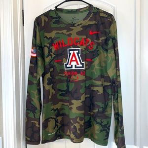 Nike Men’s Arizona Wildcats Salute to Service Camo Long Sleeve Top Shirt Size M